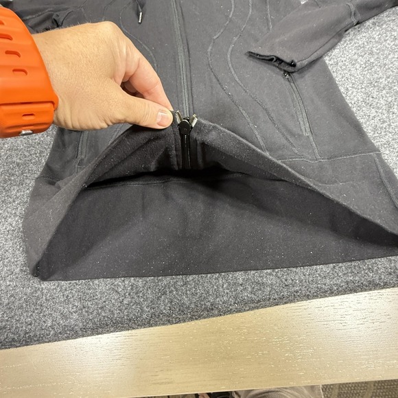 Lululemon Hoodie Womens 8 Black Full Zip Stride Jacket Drawstring Thumbhole - Picture 3 of 11